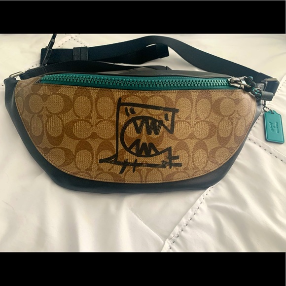 Warren BeltBag In SignatureCanvas,Rexy By Guang Yu - Picture 2 of 11